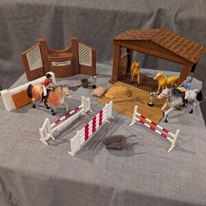 New -Ray Horse's , Rider's Fence's and Barn Accessories